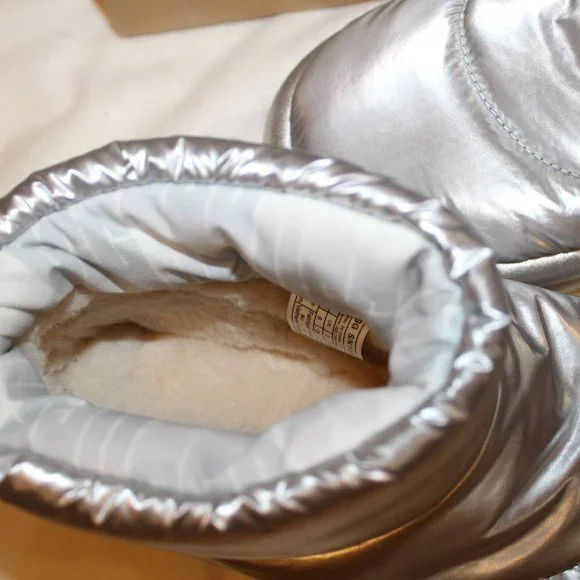 NIB UGG WOMEN'S MAXI MINI PUFFER SILVER ANKLE BOOTS - Picture 4 of 7